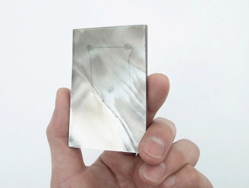 blg.148.web_conversationpiece_brooch.webp